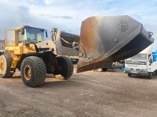 Volvo L110E - Pala Cargadora