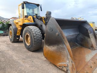 Volvo L110E - Pala Cargadora