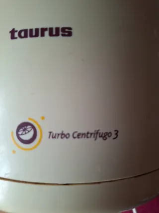 Exprimidor Taurus + Licuadora Moulinex