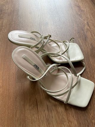 Tacones Zara blancos 38