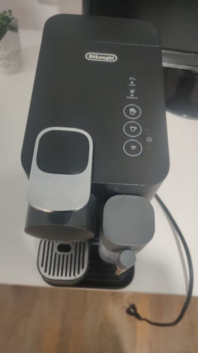 Cafetera Nespresso Latissima One DeLonghi.