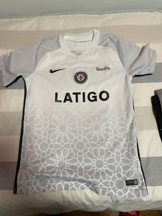 Camiseta Nike Dellafuente L
LATIGO FAMILIA