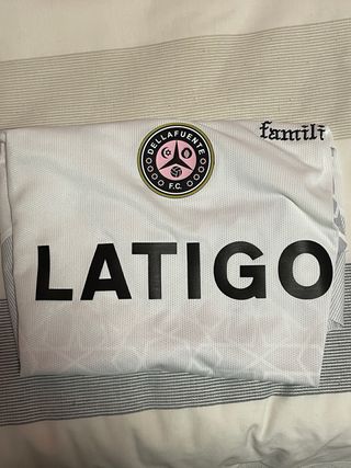 Camiseta Nike Dellafuente L
LATIGO FAMILIA
