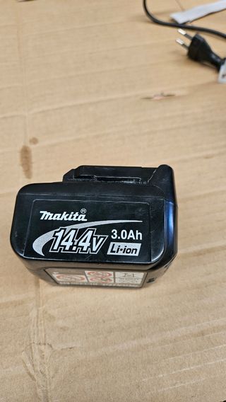 Batería Makita 14.4v 3.0Ah Li-ion.