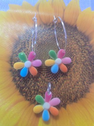 Pendientes y colgante multicolor echo a mano a 4 e