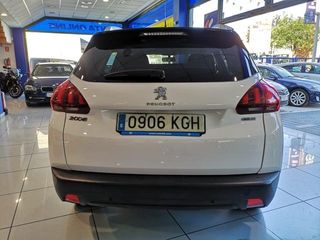 Peugeot 2008 PureTech 82 Style 60 kW (82 CV)