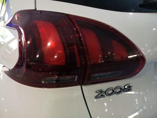 Peugeot 2008 PureTech 82 Style 60 kW (82 CV)