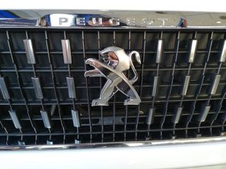 Peugeot 2008 PureTech 82 Style 60 kW (82 CV)