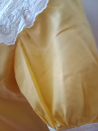 Blusa Amarilla Artesanal c/Cuello