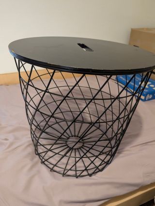 Mesa auxiliar IKEA negra