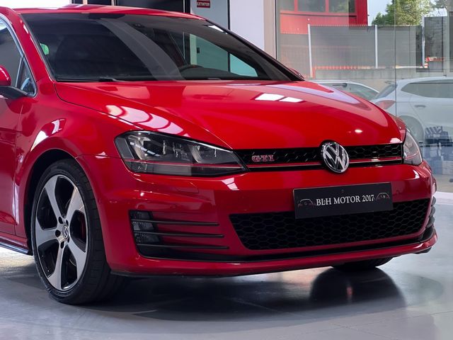 VOLKSWAGEN Golf 2.0 TSI 220cv GTI BMT