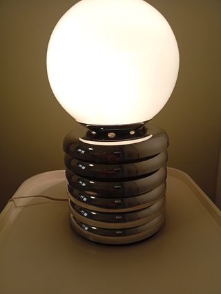 Lámpara mesa vintage.