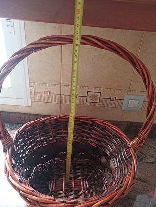 Cesta mimbre marrón