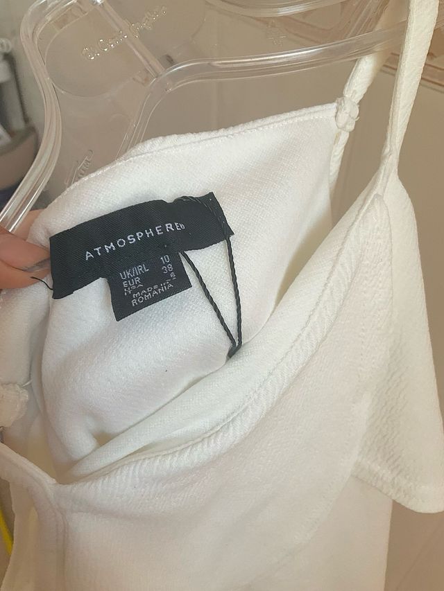 Top corto blanco - hombros descubiertos