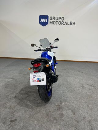 SUZUKI GLADIUS 650 blanca y azul
