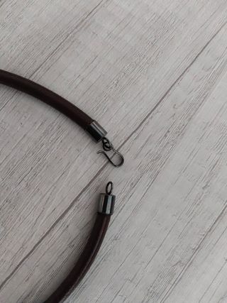 Collar piedra beige y cuero marrón