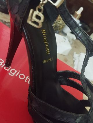 Vero affare.. Sandali Laura Biagiotti, n.38