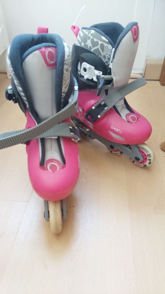 Patines Oxelo niña, talla 30-32, ajustables.