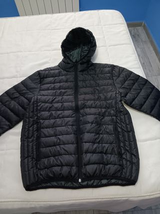 Chaqueta acolchada negra con capucha original 