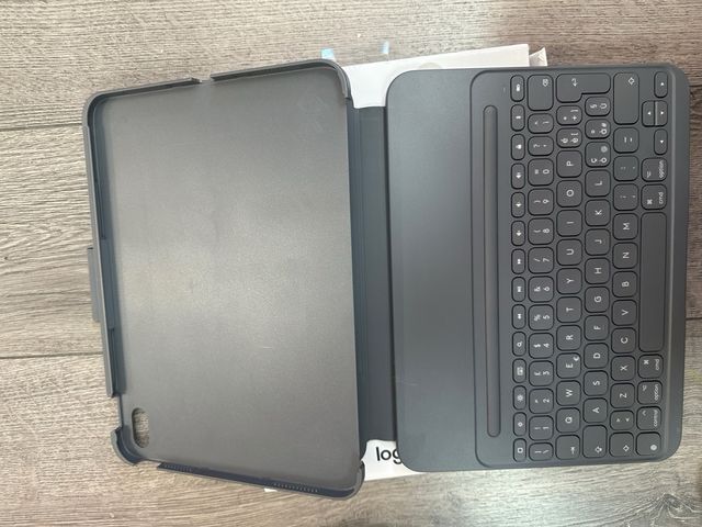 Logitech Slim Folio iPad #929DY8