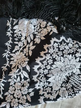 Mantón Manila Foronda seda natural Hecho a mano