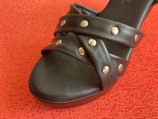 Zapatos de piel con tacón Raquel Pérez
