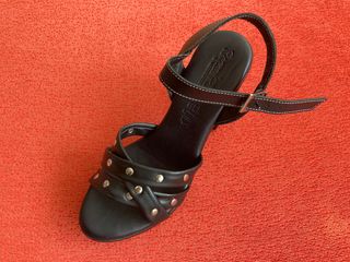 Zapatos de piel con tacón Raquel Pérez