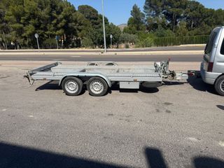 Transporte vehículos y materiales