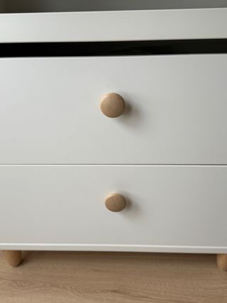 Cambiador con cómoda bebé blanco