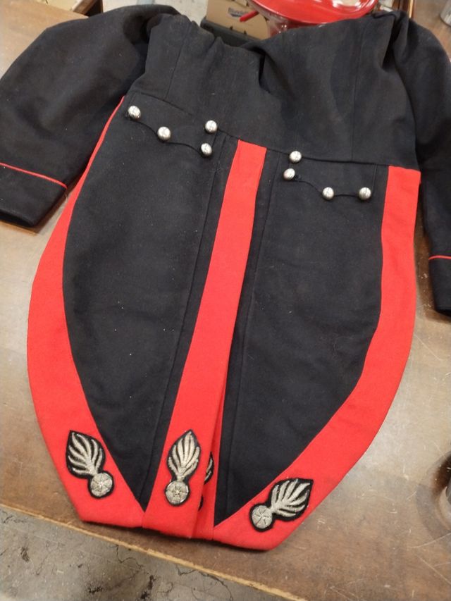 Divisa da parata militare