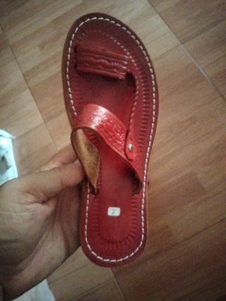 Chanclas Piel Roja Nº37