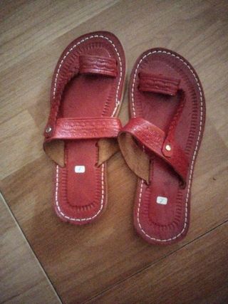 Chanclas Piel Roja Nº37