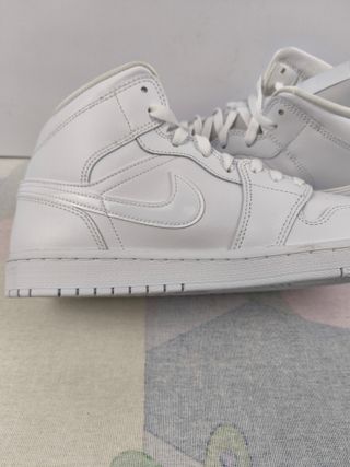 Sapatilhas Nike Air Jordan 1 Mid