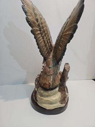 Aquila con nido - Figura in porcellana