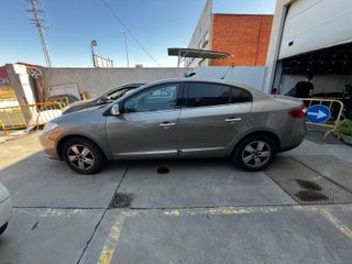 25025 DESPIECE Renault Fluence - Piezas