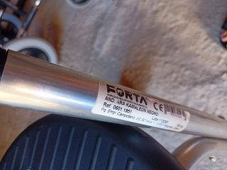 Andador ortopédico con asiento