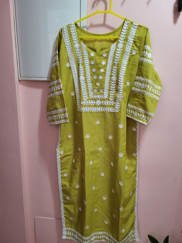 Kurti india - Verde Oliva y Blanco