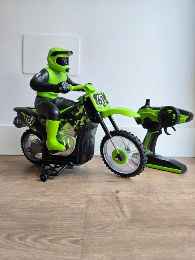 Moto cross radiocontrol El Corte Inglés