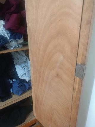 Armario antiguo de madera