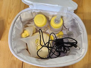 Sacaleches Medela Swing Flex + biberones