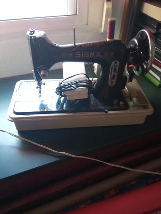 Máquina coser eléctrica + maletín y pie electrico 