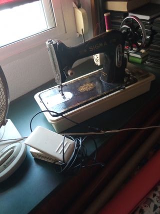 Máquina coser eléctrica + maletín y pie electrico 