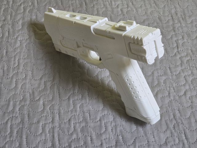 Pistola Militech Cyberpunk PLA Pintar