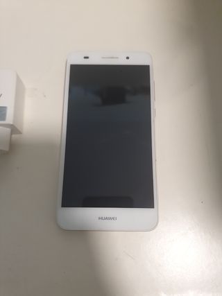 Huawei Y6 blanco + cargador Blackview