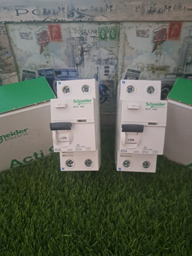 2x Disyuntores Schneider 40A Diferencial 2x40A