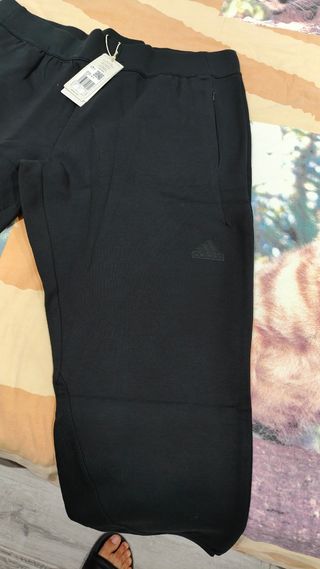 Pantalón Adidas Real Madrid ZNE - XL NUEVO