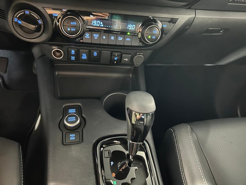 Toyota Hilux 2025, foto 35