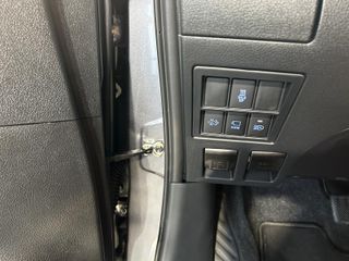 TOYOTA Hilux 2.8 D4D C. Doble Invincible AT