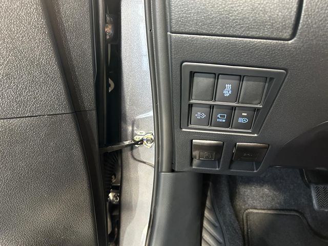 TOYOTA Hilux 2.8 D4D C. Doble Invincible AT