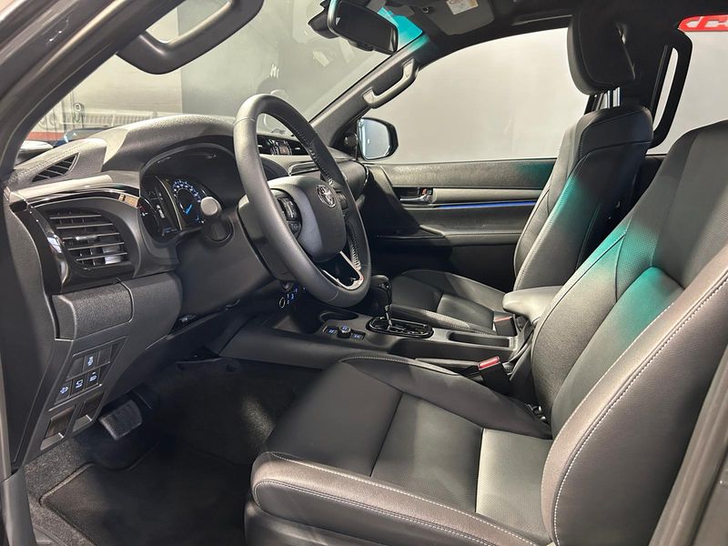 Toyota Hilux 2025, foto 39